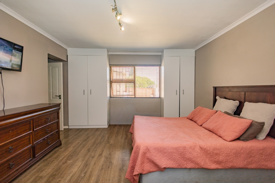 4 Bedroom Property for Sale in Table View Western Cape